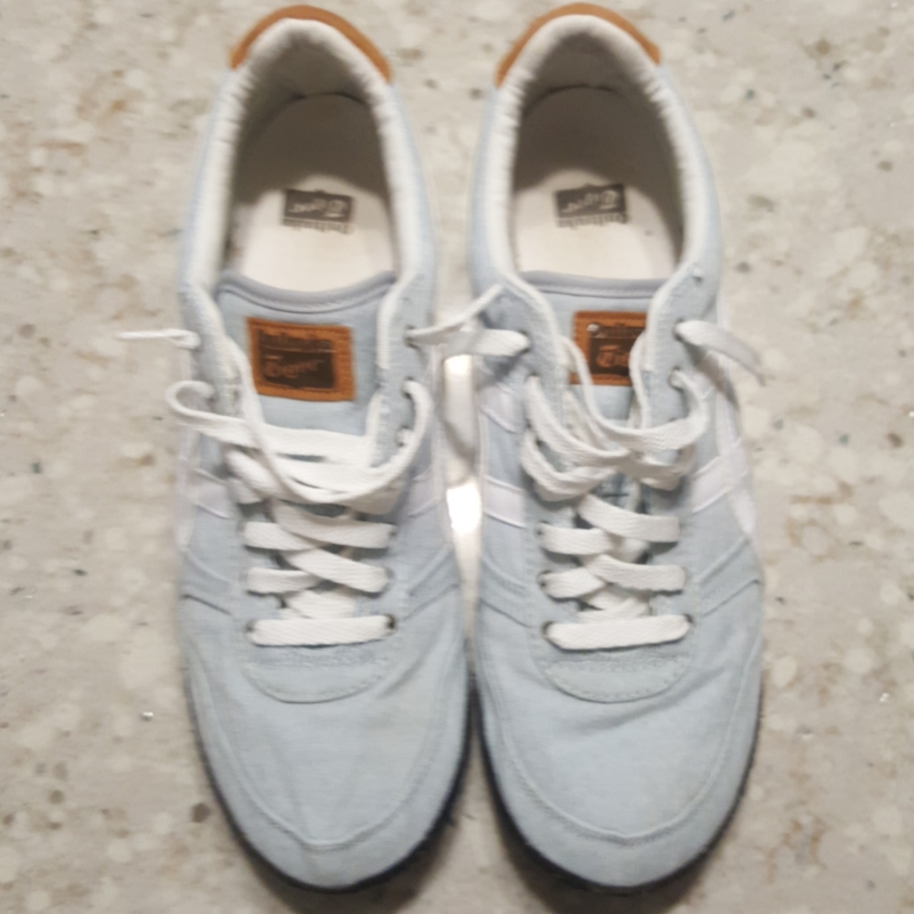 light blue and white Ontisuka Tiger. like new.